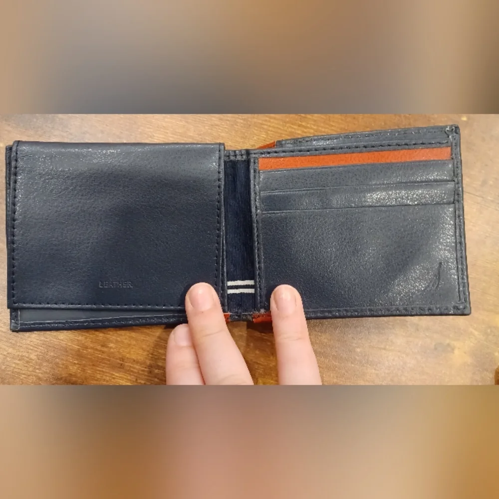 Dual colored Nautica leather trifold wallet
